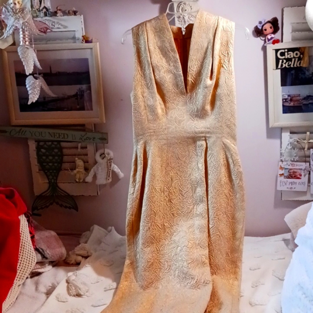 Stunning Vintage 👑 Lame Design Dress w/Back Panels ⚜️ Handcrafted & Sewn ⚜️❤️👑
